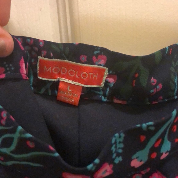 ModCloth Floral Pleated Midi Skirt, Size L - Picture 3 of 3